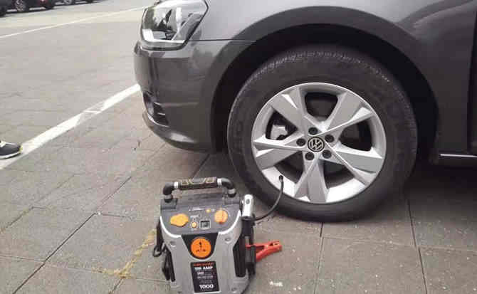 建水汽车搭电案例